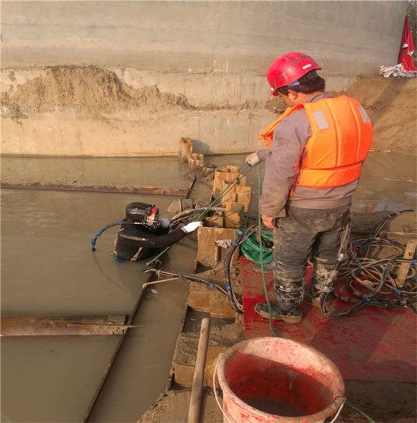 成都市水下沟槽开挖公司&水下构件安装
